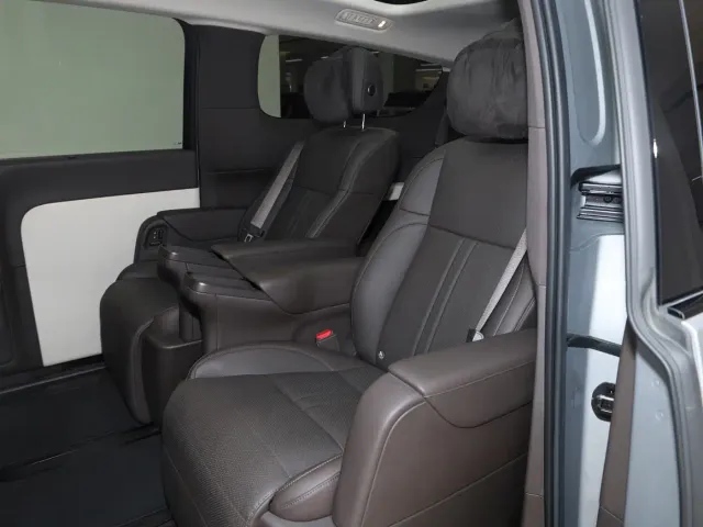 Li Auto MEGA — Фото автомобиля 28
