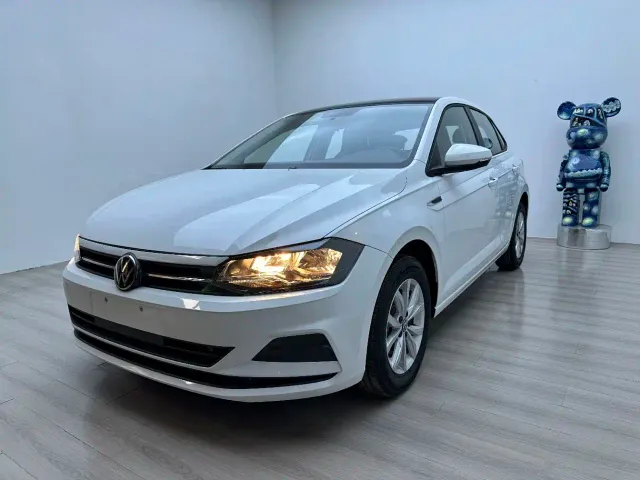Фотография автомобиля — Volkswagen Polo
