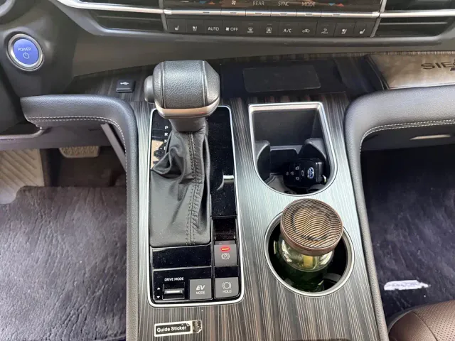 Toyota Sienna — Фото автомобиля 17