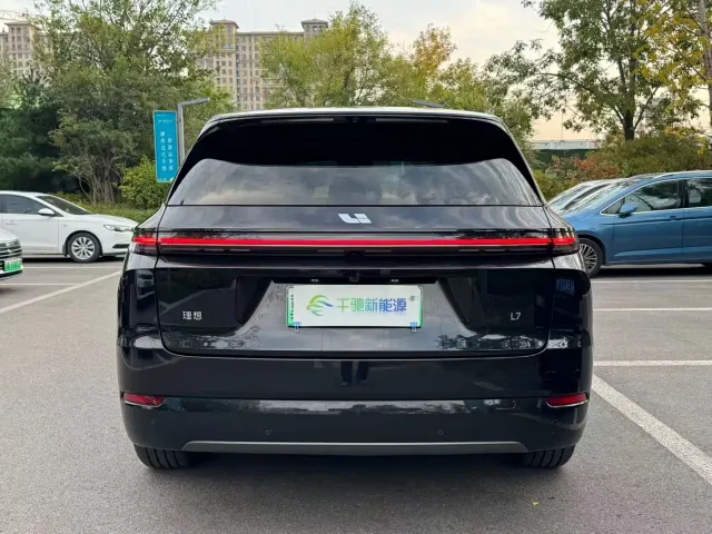 Li Auto L7 — Фото автомобиля 17