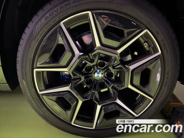 BMW XM G09 — Фото автомобиля 16