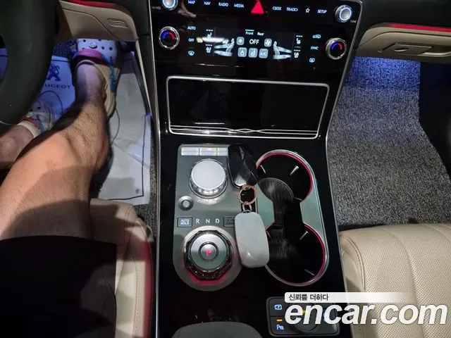 Genesis GV80 — Фото автомобиля 13