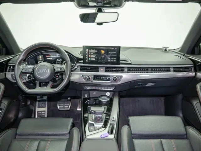 Audi A4L — Фото автомобиля 12