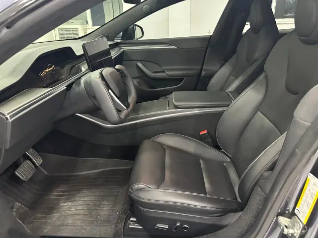Tesla Model S — Фото автомобиля 6