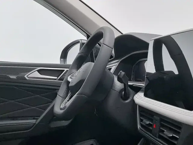Volkswagen Tiguan L — Фото автомобиля 22