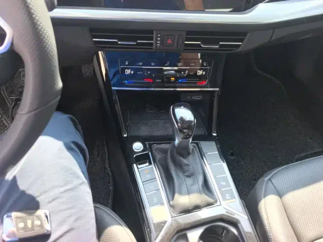 Volkswagen Passat — Фото автомобиля 16