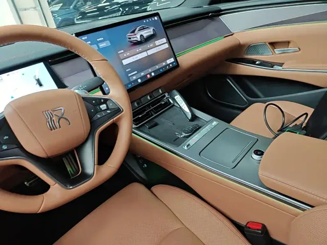 BYD Han L — Фото автомобиля 13