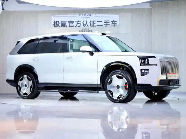 ZEEKR Zeekr 9X 2025 model Ultra Edition 70kWh — Фото автомобиля 3