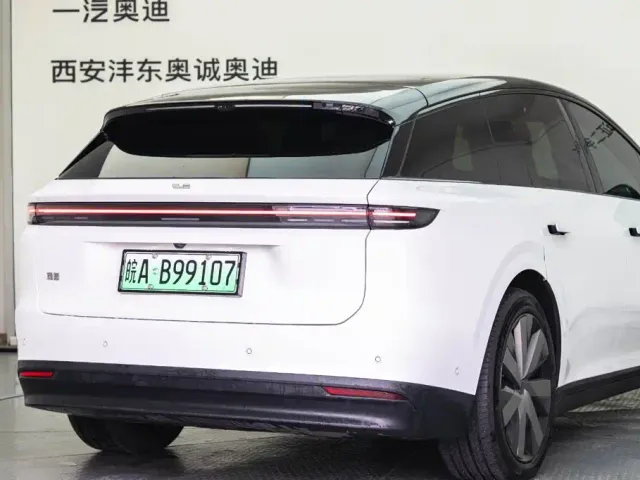 Li Auto i6 — Фото автомобиля 30