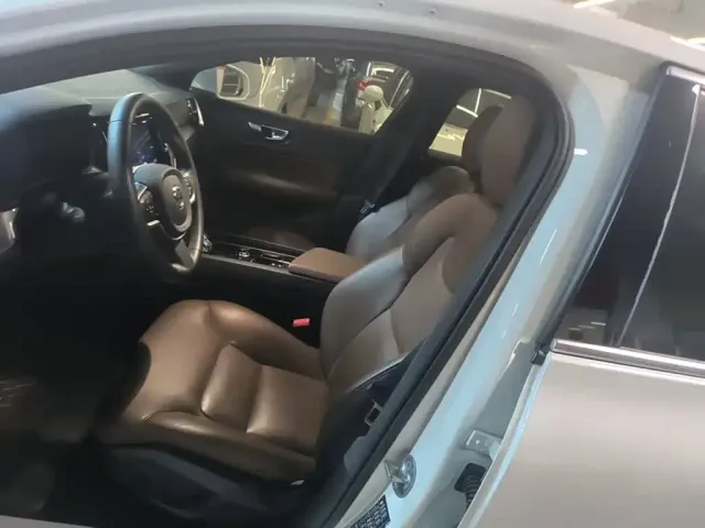 Volvo S60 — Фото автомобиля 14