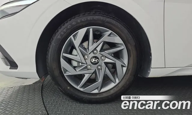 Hyundai Avante CN7 — Фото автомобиля 5