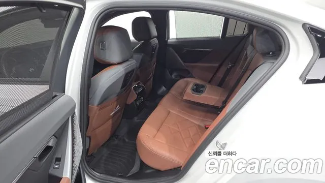 BMW 5 Series G60 — Фото автомобиля 18
