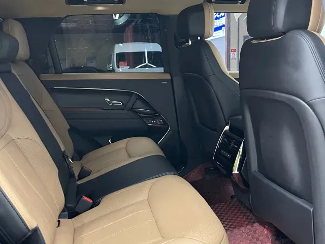Land Rover Range Rover Sport — Фото автомобиля 12