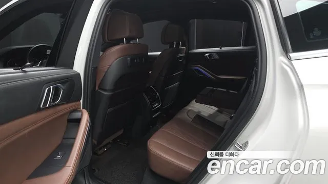 BMW X6 xDrive40i M Sport — Фото автомобиля 11