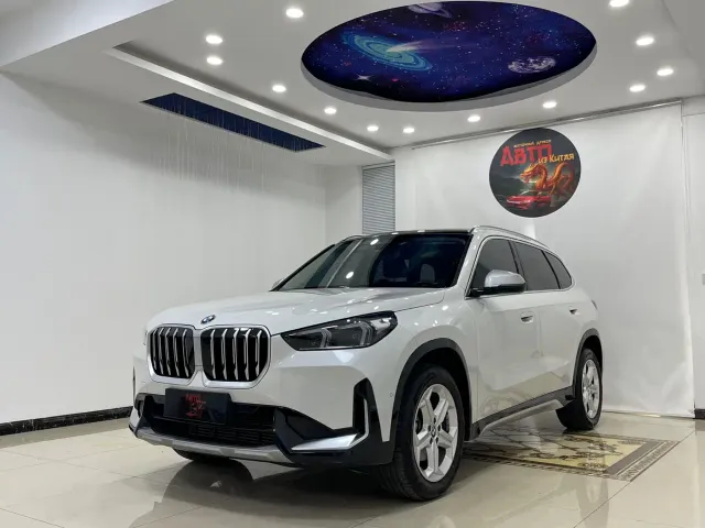 Фотография автомобиля — BMW X1