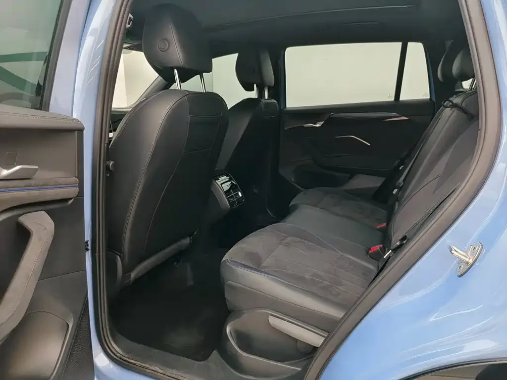 Volkswagen Tiguan L 2024 PRO 380TSI 4WD R-Line Premium Edition — Фото автомобиля 8