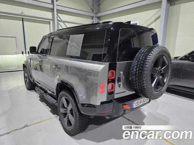 Land Rover Defender — Фото автомобиля 2