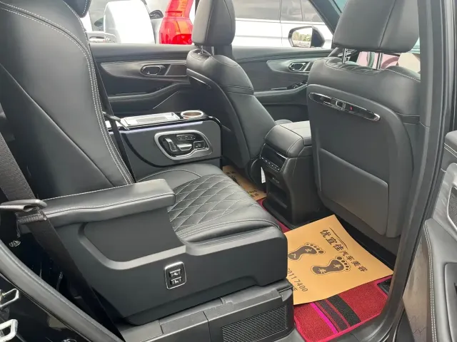 GAC Trumpchi GS8 — Фото автомобиля 12