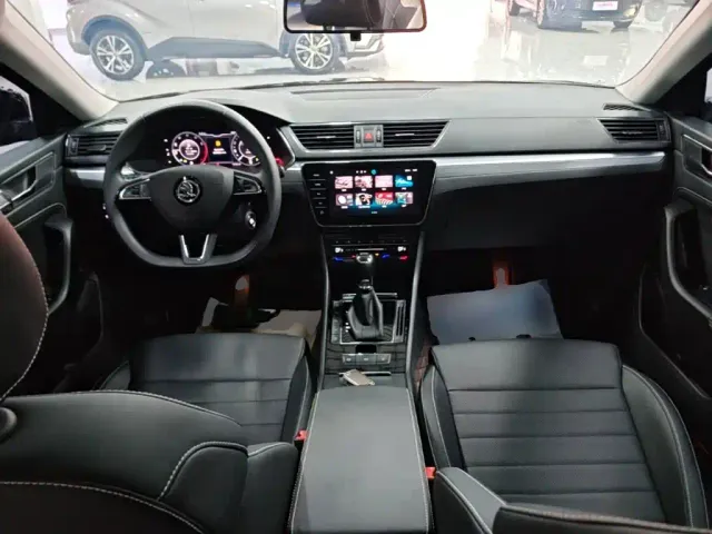 Skoda Superb — Фото автомобиля 9