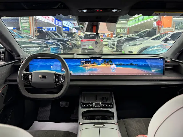 Geely Galaxy E8 — Фото автомобиля 9