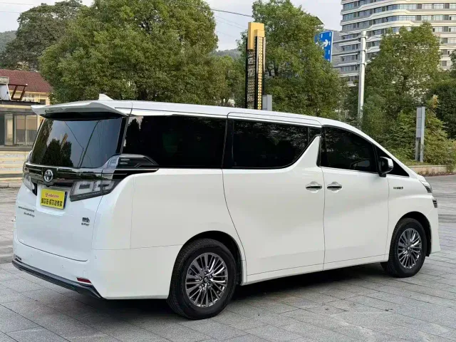 Toyota Vellfire — Фото автомобиля 6