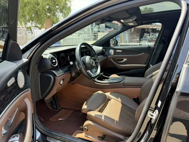 Mercedes-Benz E-Class — Фото автомобиля 12