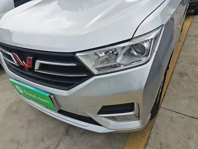Wuling Hongguang — Фото автомобиля 17