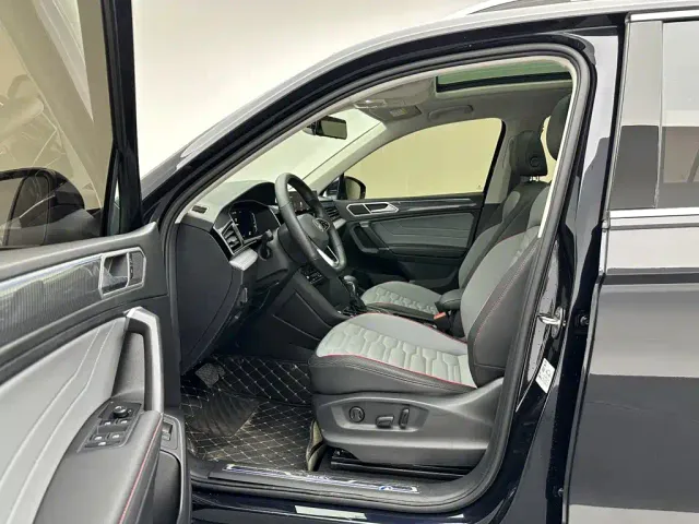 Volkswagen Tiguan L PHEV — Фото автомобиля 9