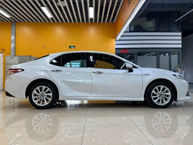 Toyota Camry — Фото автомобиля 5