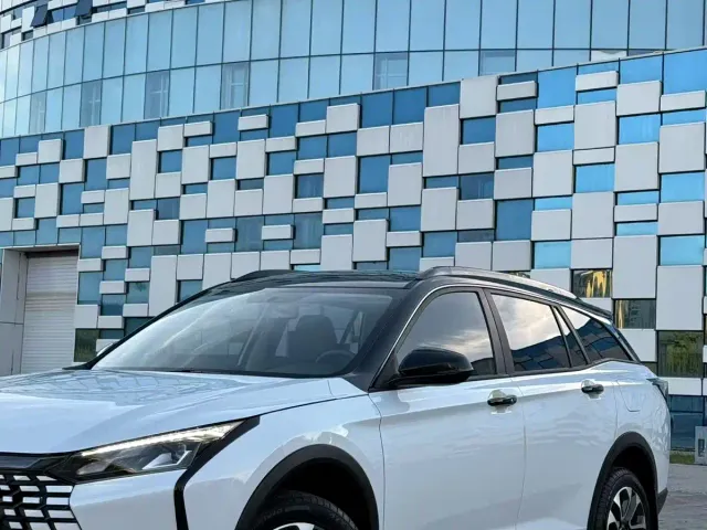 Dongfeng Yixuan GS — Фото автомобиля 10