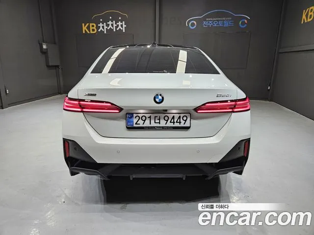 BMW 5 Series — Фото автомобиля 4