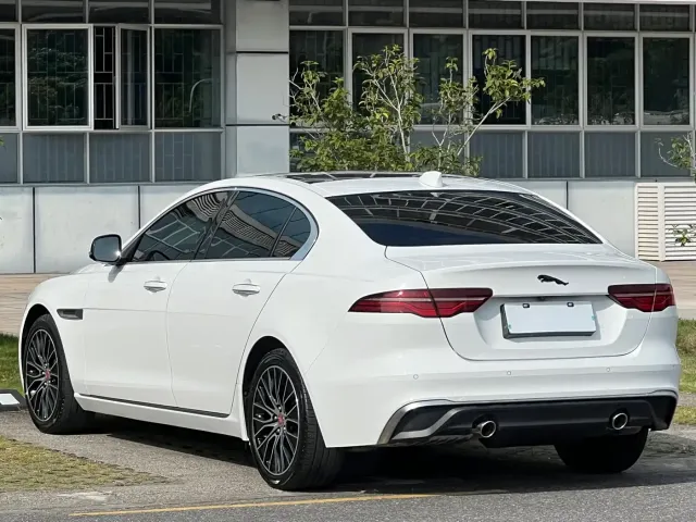 Jaguar XEL — Фото автомобиля 15