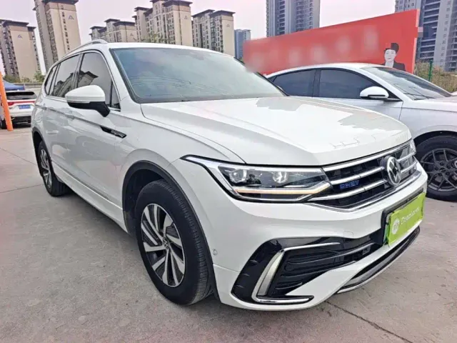 Volkswagen Tiguan L PHEV — Фото автомобиля 3