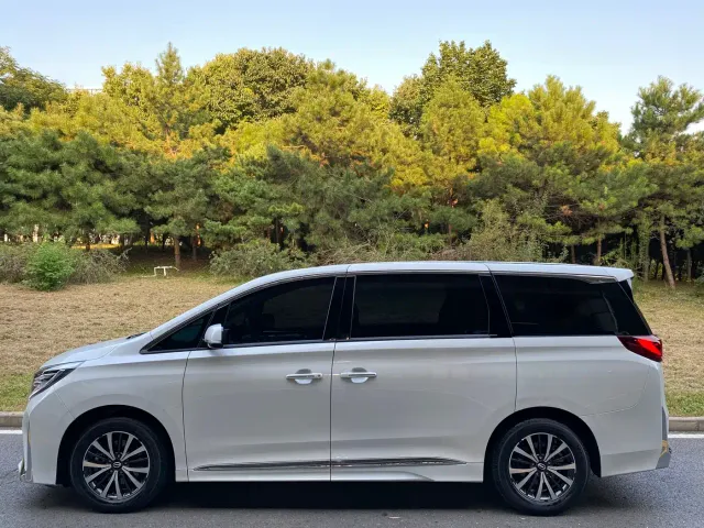 GAC Trumpchi M8 — Фото автомобиля 3