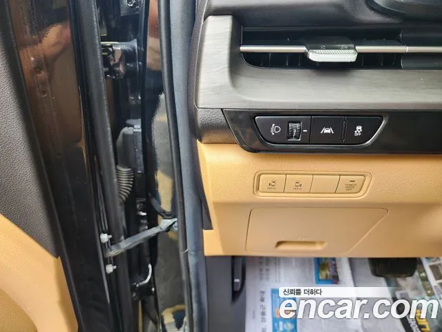 Kia Carnival Generation 4 — Фото автомобиля 9