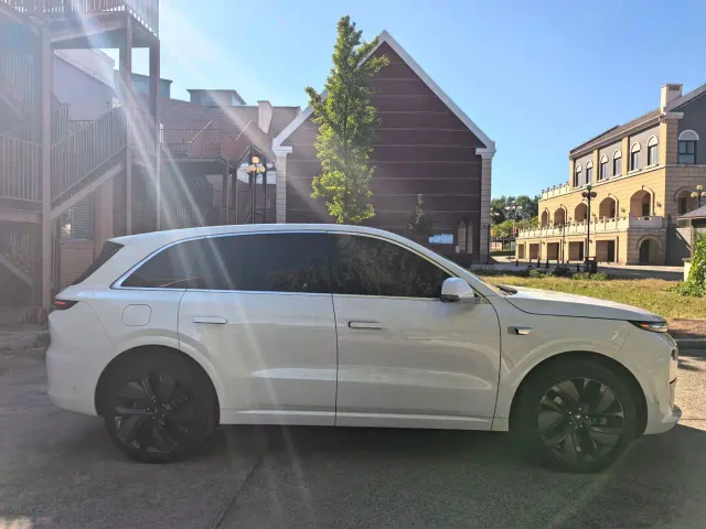 Li Auto L6 — Фото автомобиля 8