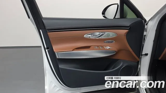 Genesis GV70 — Фото автомобиля 13