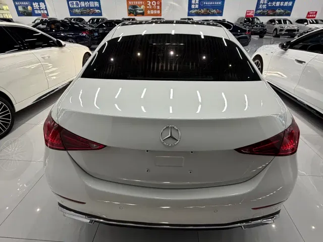 Mercedes-Benz C-Class — Фото автомобиля 2