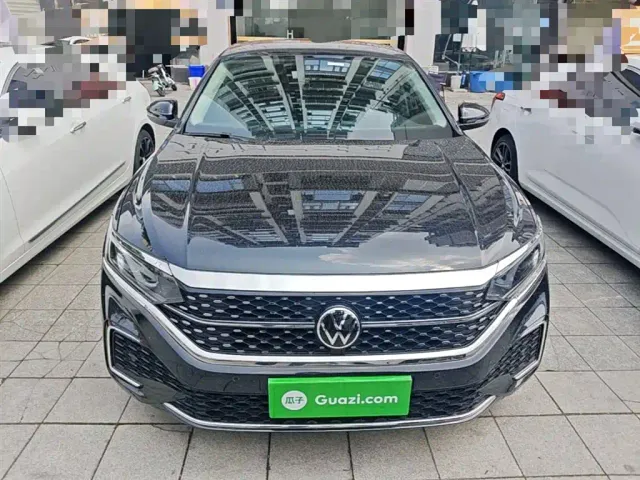 Volkswagen Passat — Фото автомобиля 2