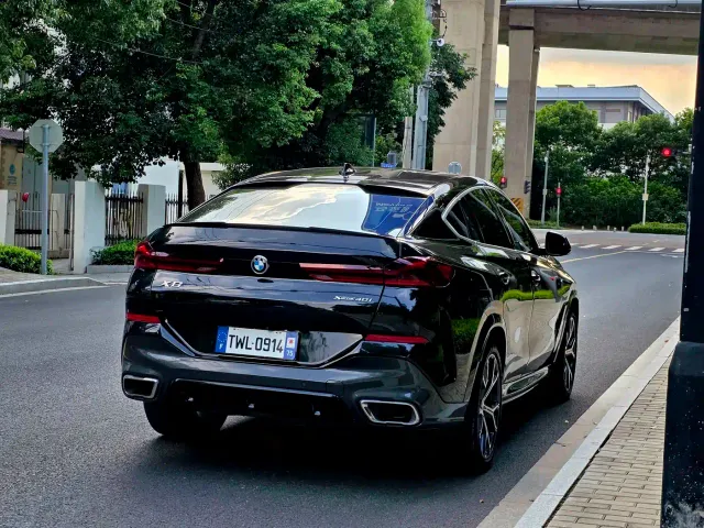 BMW X6 — Фото автомобиля 11
