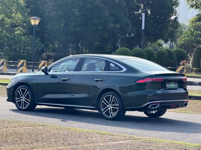 Geely Emgrand — Фото автомобиля 25
