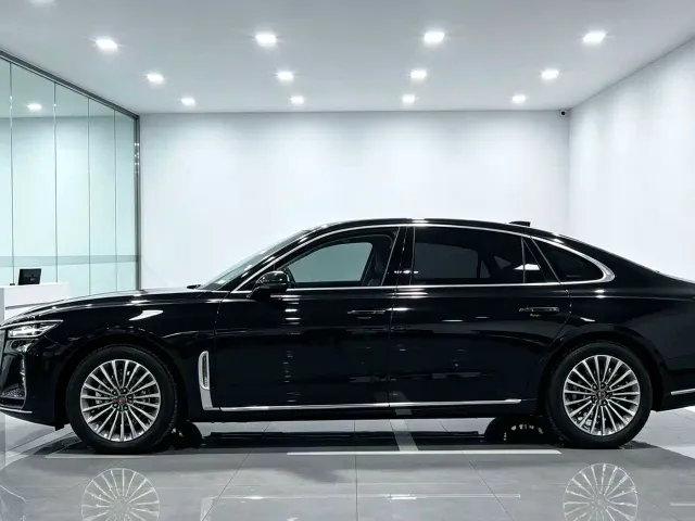 Hongqi H5 — Фото автомобиля 3