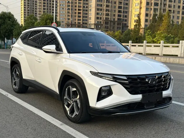 Hyundai Tucson — Фото автомобиля 3
