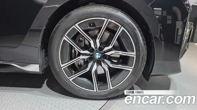 BMW 7-Series 7 серия (G70) 740i xDrive M Sport — Фото автомобиля 21