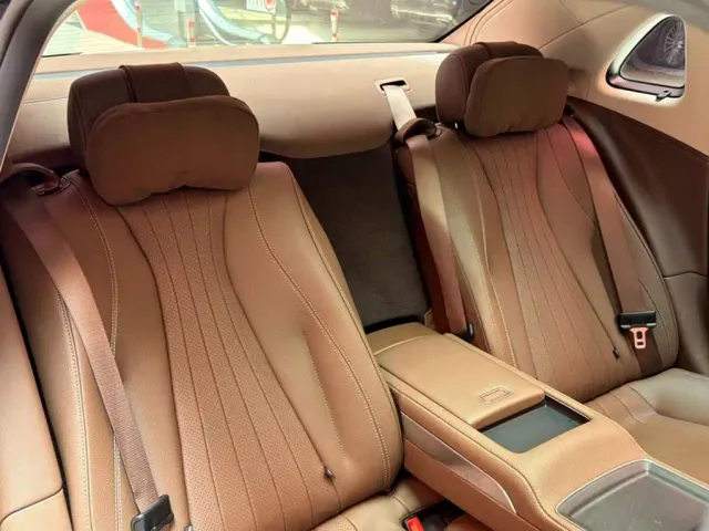 Mercedes-Benz E-Class — Фото автомобиля 18