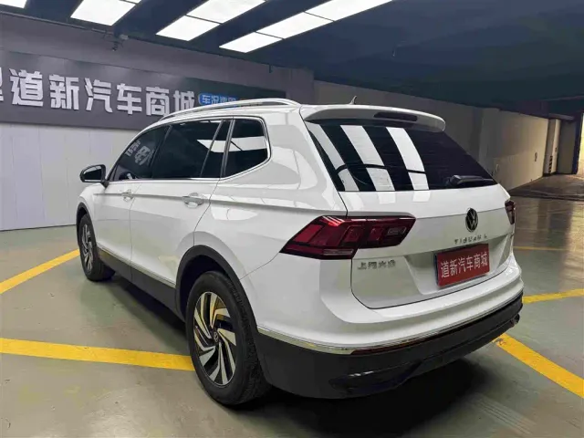 Volkswagen Tiguan L — Фото автомобиля 7