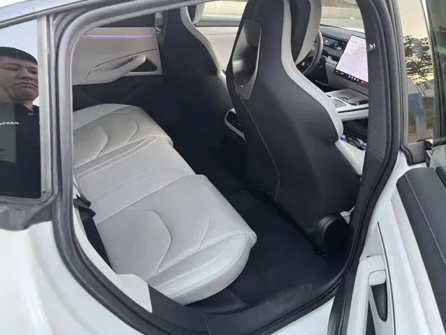Xiaomi SU7 — Фото автомобиля 9