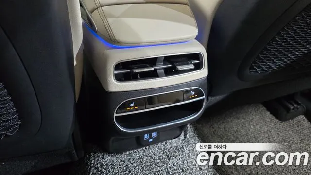 Genesis GV70 — Фото автомобиля 28