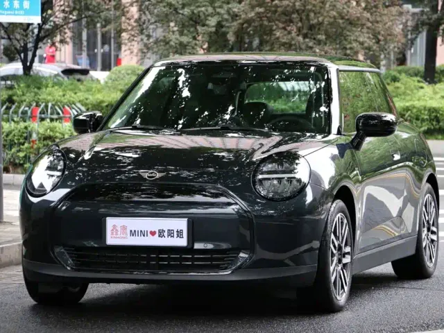 MINI Cooper — Фото автомобиля 9