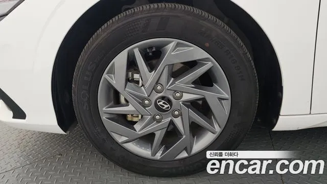 Hyundai Avante CN7 — Фото автомобиля 5
